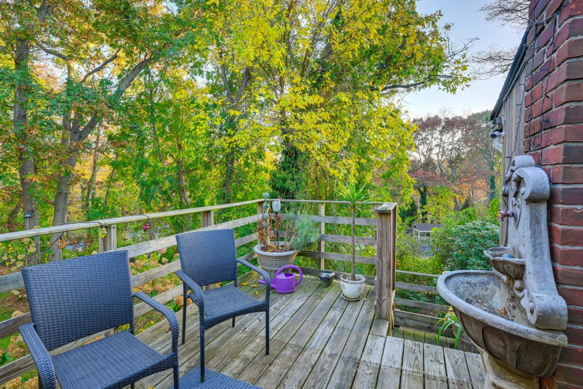 Cozy Dix Hills Apt With Deck About 7 Mi To Beach! Eksteriør bilde