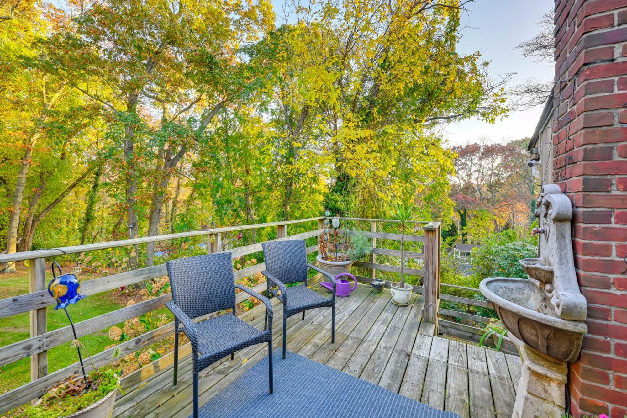 Cozy Dix Hills Apt With Deck About 7 Mi To Beach! Eksteriør bilde