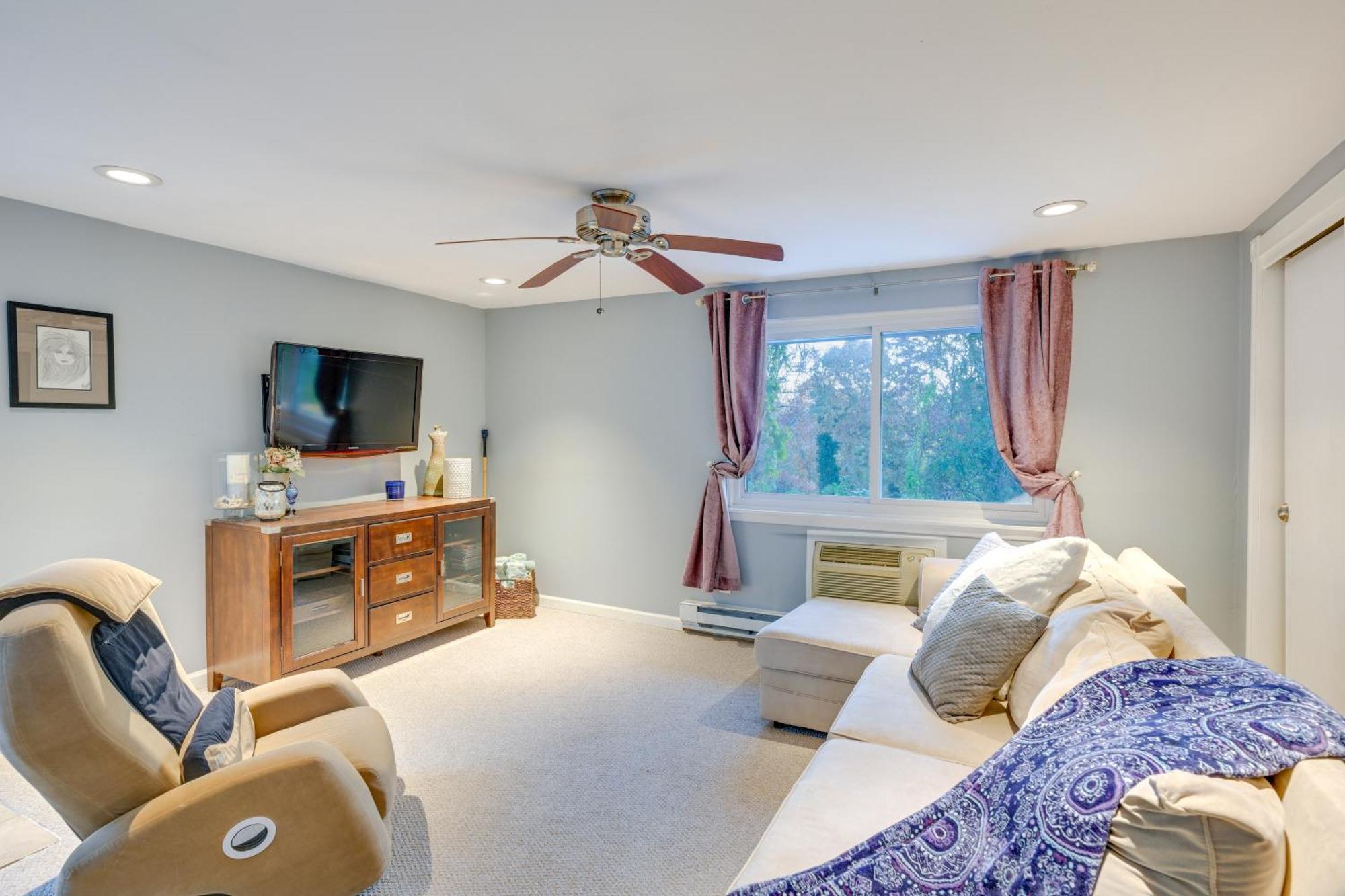 Cozy Dix Hills Apt With Deck About 7 Mi To Beach! Eksteriør bilde